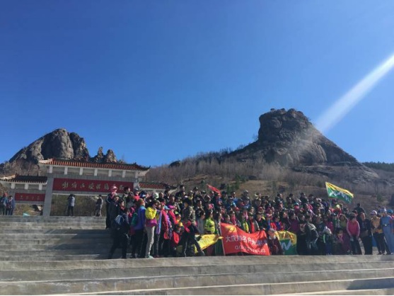 春、夏季旅游全面启动,林业集团带您登山观杜鹃docx1770.jpg 春、夏季旅游全面启动,林业集团带您登山观杜鹃docx1770.jpg